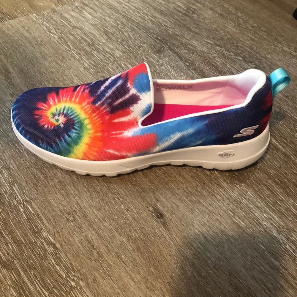 New Skechers Machine Washable Tie Dye Sneakers Size 7.5 - Picture 2 of 6